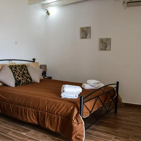 Athina Apartament *