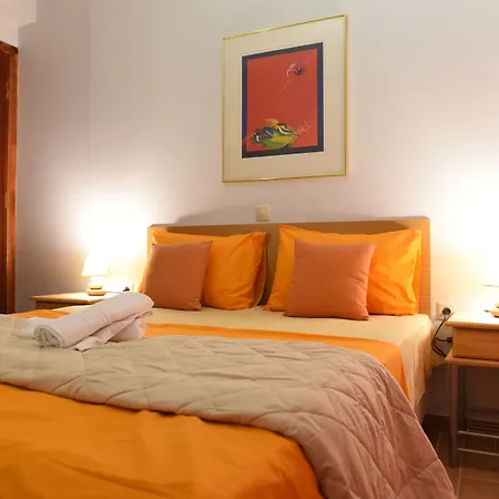 Athina Apartament *